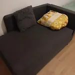 3 Floor Xxl House, 7 Rooms, 2 Kitchen, 15 Minutes To Frankfurt, Washing Machine *
