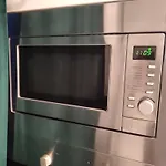 דירה 3 Floor Xxl House, 7 Rooms, 2 Kitchen, 15 Minutes To Frankfurt, Washing Machine *