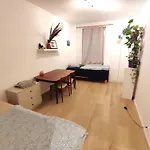 3 Floor Xxl House, 7 Rooms, 2 Kitchen, 15 Minutes To Frankfurt, Washing Machine * קלקהיים