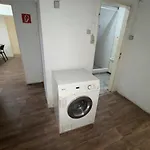 3 Floor Xxl House, 7 Rooms, 2 Kitchen, 15 Minutes To Frankfurt, Washing Machine *