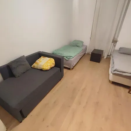 Appartement 3 Floor Xxl House, 7 Rooms, 2 Kitchen, 15 Minutes To Frankfurt, Washing Machine *