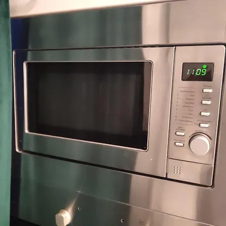 Apartment 3 Floor Xxl House, 7 Rooms, 2 Kitchen, 15 Minutes To Frankfurt, Washing Machine *