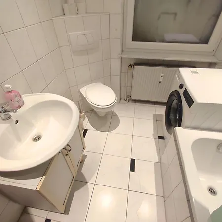 3 Floor Xxl House, 7 Rooms, 2 Kitchen, 15 Minutes To Frankfurt, Washing Machine Apartment Kelkheim