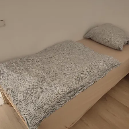 Apartamento 3 Floor Xxl House, 7 Rooms, 2 Kitchen, 15 Minutes To Frankfurt, Washing Machine Kelkheim