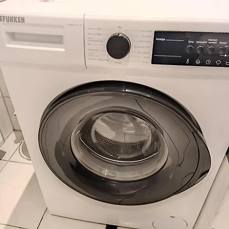 3 Floor Xxl House, 7 Rooms, 2 Kitchen, 15 Minutes To Frankfurt, Washing Machine *