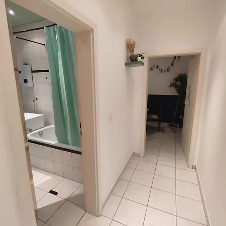 3 Floor Xxl House, 7 Rooms, 2 Kitchen, 15 Minutes To Frankfurt, Washing Machine Appartement *