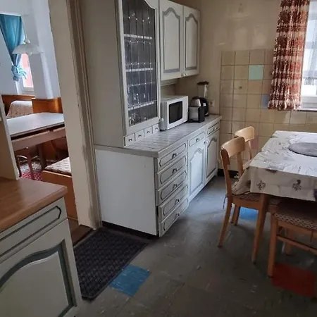 Appartement 3 Floor Xxl House, 7 Rooms, 2 Kitchen, 15 Minutes To Frankfurt, Washing Machine *