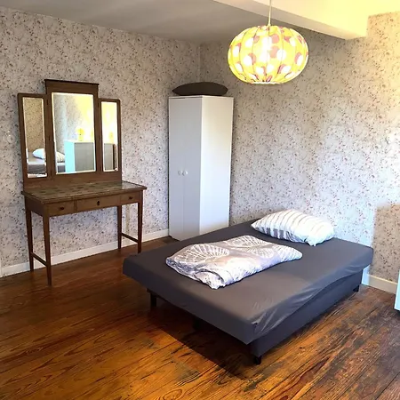 Апартаменты 3 Floor Xxl House, 7 Rooms, 2 Kitchen, 15 Minutes To Frankfurt, Washing Machine Келькхайм