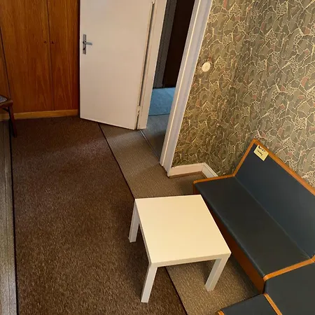 3 Floor Xxl House, 7 Rooms, 2 Kitchen, 15 Minutes To Frankfurt, Washing Machine Kelkheim