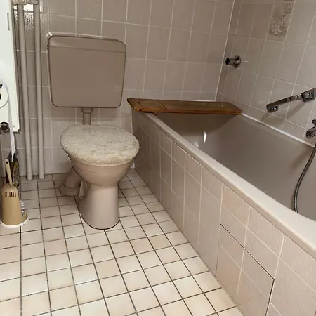 3 Floor Xxl House, 7 Rooms, 2 Kitchen, 15 Minutes To Frankfurt, Washing Machine Appartement