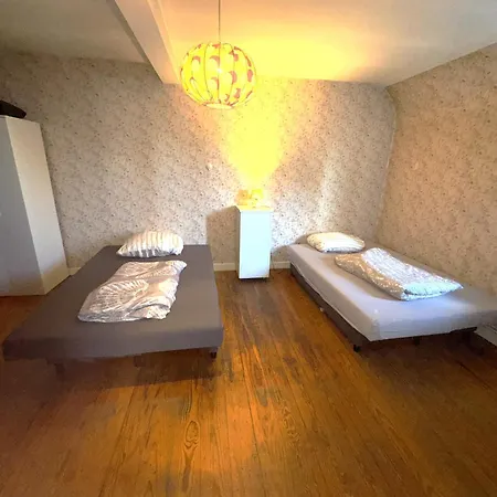 3 Floor Xxl House, 7 Rooms, 2 Kitchen, 15 Minutes To Frankfurt, Washing Machine Kelkheim