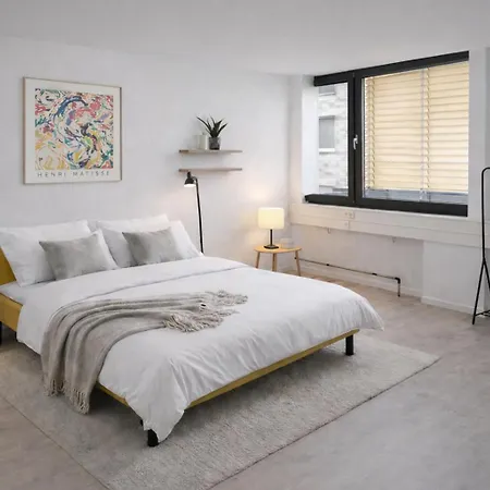 3 Floor Xxl House, 7 Rooms, 2 Kitchen, 15 Minutes To Frankfurt, Washing Machine Kelkheim