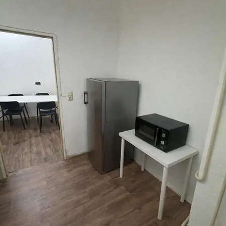 3 Floor Xxl House, 7 Rooms, 2 Kitchen, 15 Minutes To Frankfurt, Washing Machine * Kelkheim