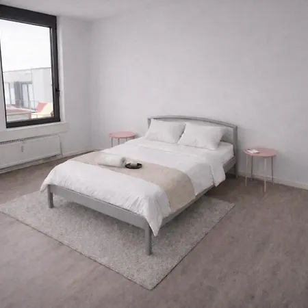 3 Floor Xxl House, 7 Rooms, 2 Kitchen, 15 Minutes To Frankfurt, Washing Machine Appartement Kelkheim