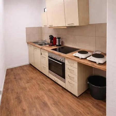Apartment 3 Floor Xxl House, 7 Rooms, 2 Kitchen, 15 Minutes To Frankfurt, Washing Machine *