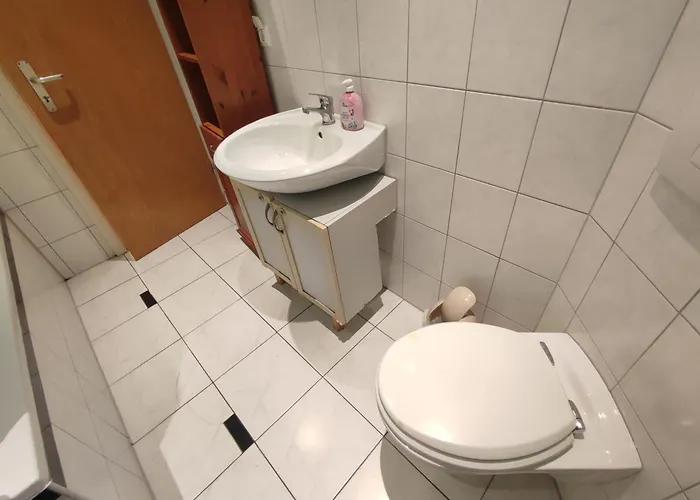 3 Floor Xxl House, 7 Rooms, 2 Kitchen, 15 Minutes To Frankfurt, Washing Machine Apartamento Kelkheim