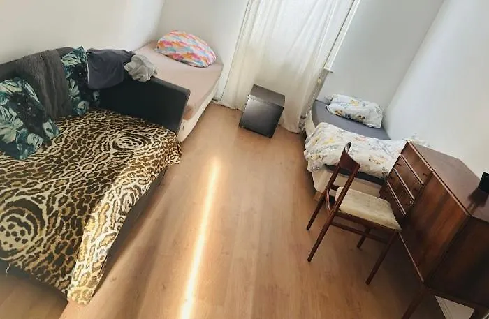 Apartamento 3 Floor Xxl House, 7 Rooms, 2 Kitchen, 15 Minutes To Frankfurt, Washing Machine Kelkheim