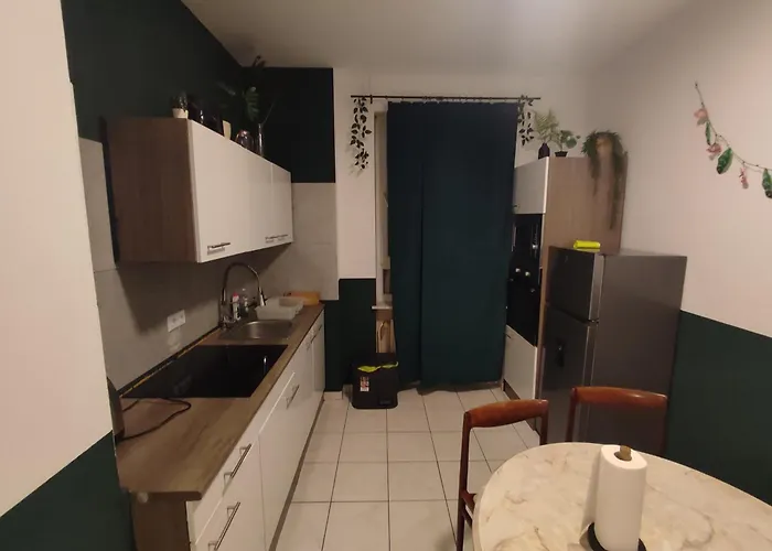 3 Floor Xxl House, 7 Rooms, 2 Kitchen, 15 Minutes To Frankfurt, Washing Machine Kelkheim