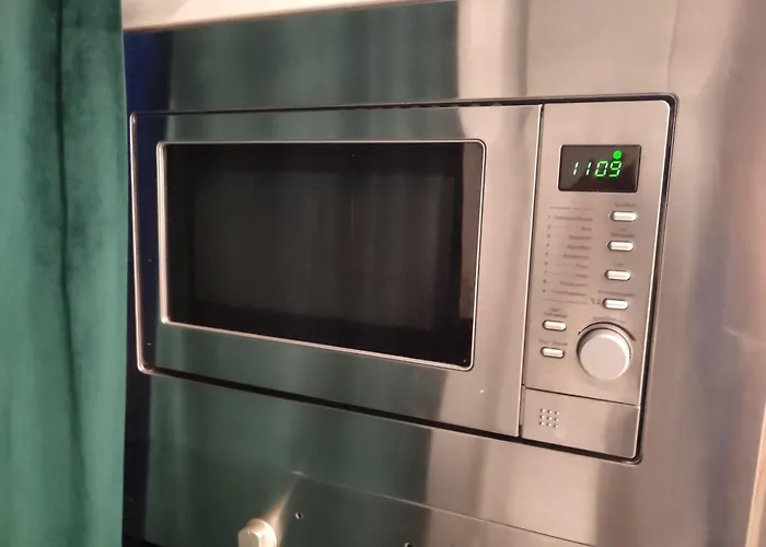 Apartamento 3 Floor Xxl House, 7 Rooms, 2 Kitchen, 15 Minutes To Frankfurt, Washing Machine *