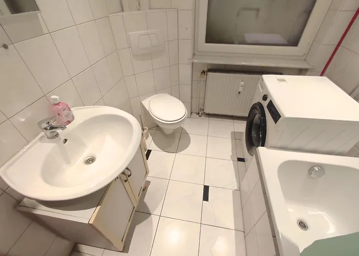 3 Floor Xxl House, 7 Rooms, 2 Kitchen, 15 Minutes To Frankfurt, Washing Machine Apartamento Kelkheim