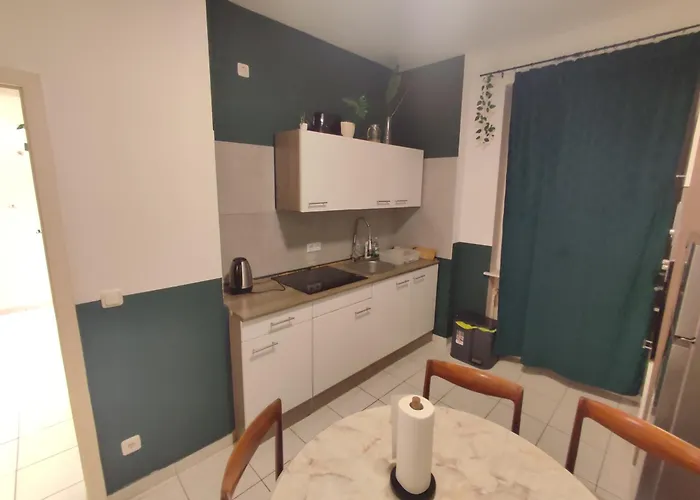 3 Floor Xxl House, 7 Rooms, 2 Kitchen, 15 Minutes To Frankfurt, Washing Machine * Kelkheim