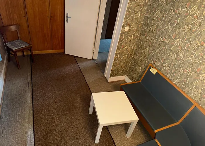 3 Floor Xxl House, 7 Rooms, 2 Kitchen, 15 Minutes To Frankfurt, Washing Machine Kelkheim