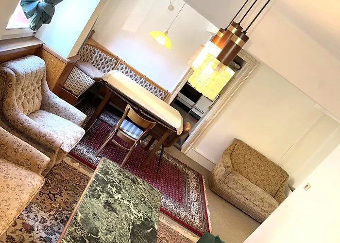 Apartamento 3 Floor Xxl House, 7 Rooms, 2 Kitchen, 15 Minutes To Frankfurt, Washing Machine