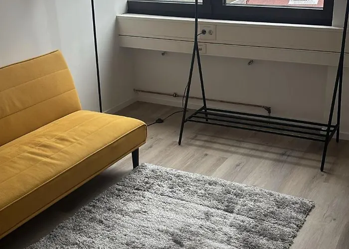 Apartamento 3 Floor Xxl House, 7 Rooms, 2 Kitchen, 15 Minutes To Frankfurt, Washing Machine Kelkheim