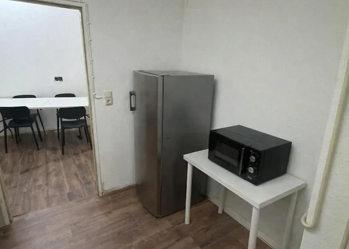 3 Floor Xxl House, 7 Rooms, 2 Kitchen, 15 Minutes To Frankfurt, Washing Machine * Kelkheim